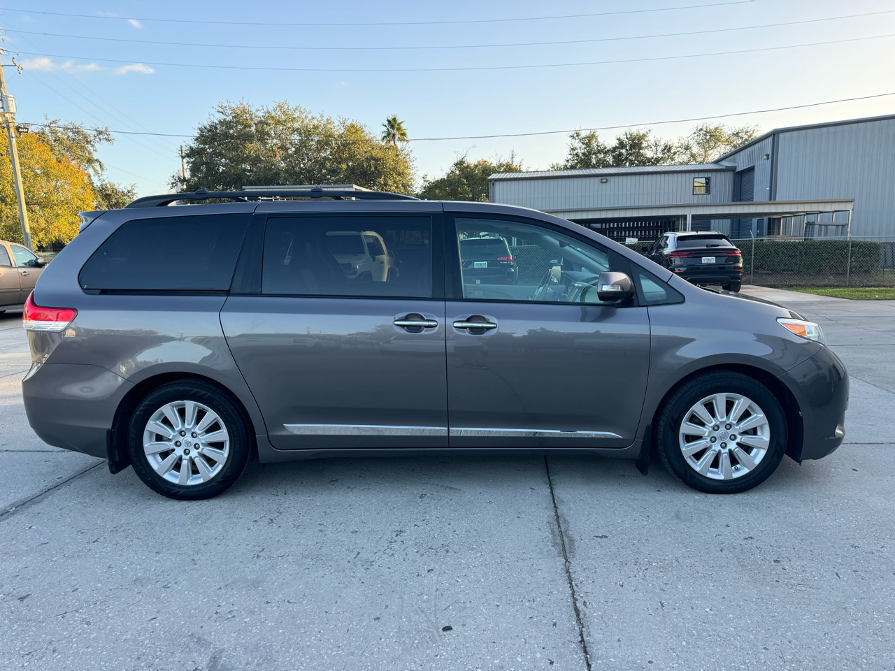 Toyota Sienna XLE FWD 8-Passenger V6 2014