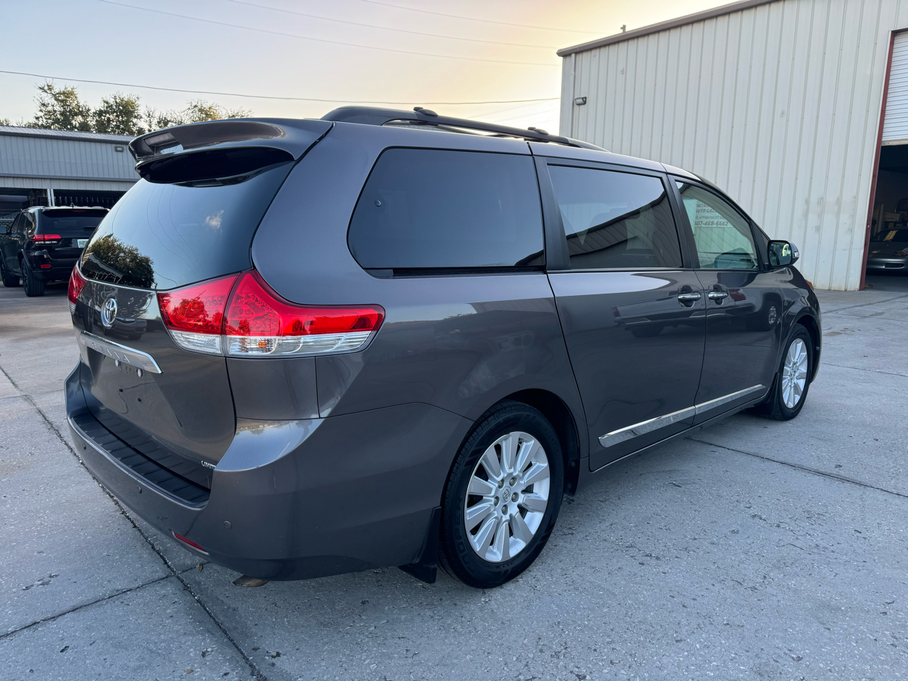 Toyota Sienna XLE FWD 8-Passenger V6 2014