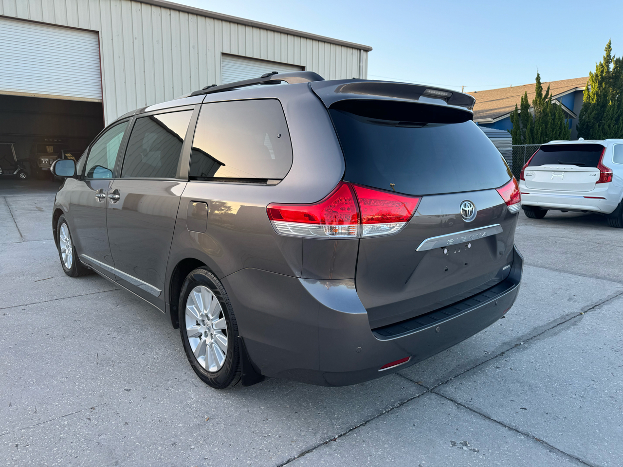 Toyota Sienna XLE FWD 8-Passenger V6 2014