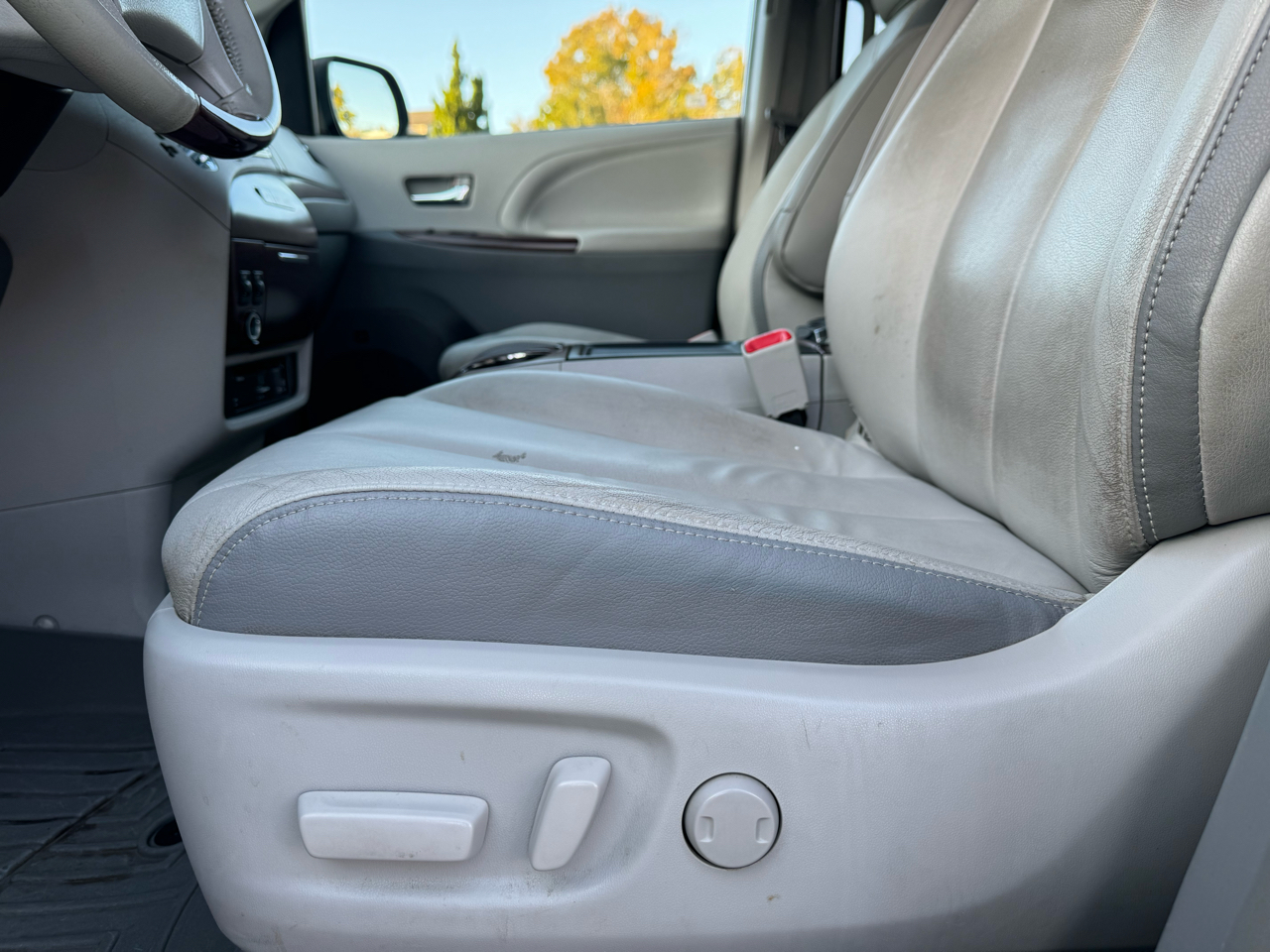 Toyota Sienna XLE FWD 8-Passenger V6 2014