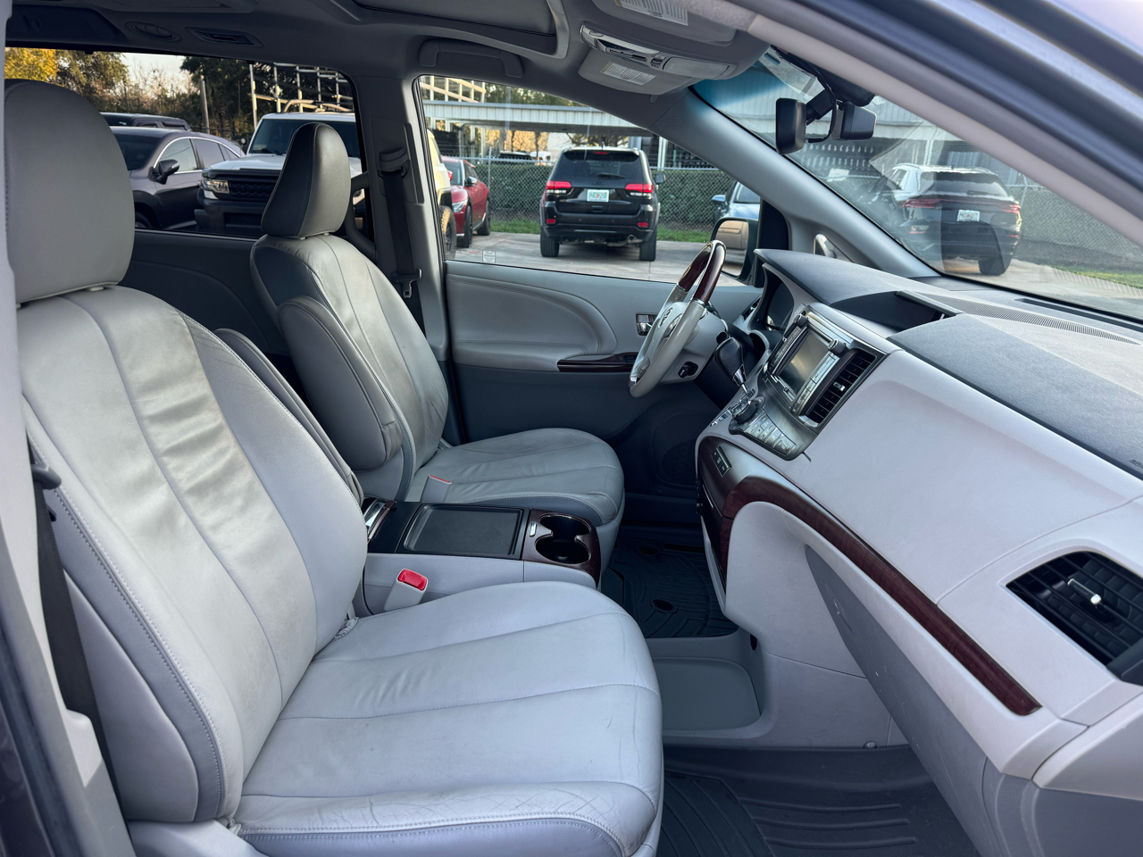 Toyota Sienna XLE FWD 8-Passenger V6 2014