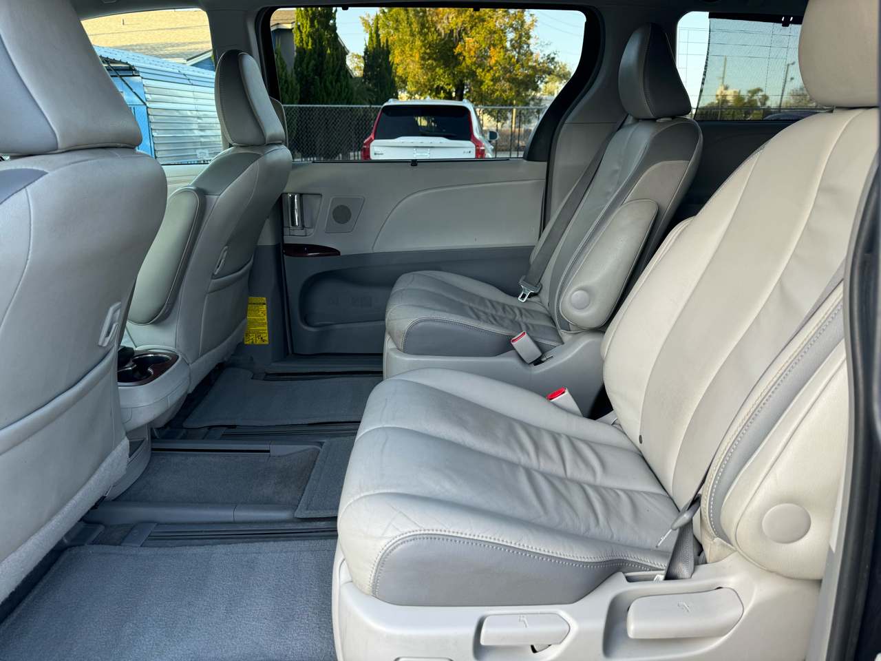 Toyota Sienna XLE FWD 8-Passenger V6 2014