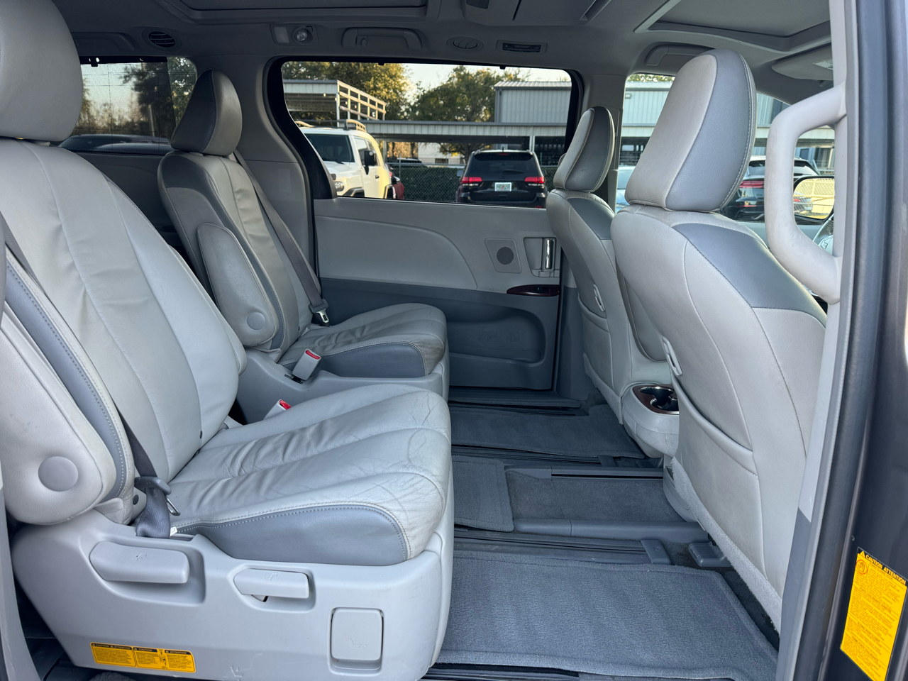 Toyota Sienna XLE FWD 8-Passenger V6 2014