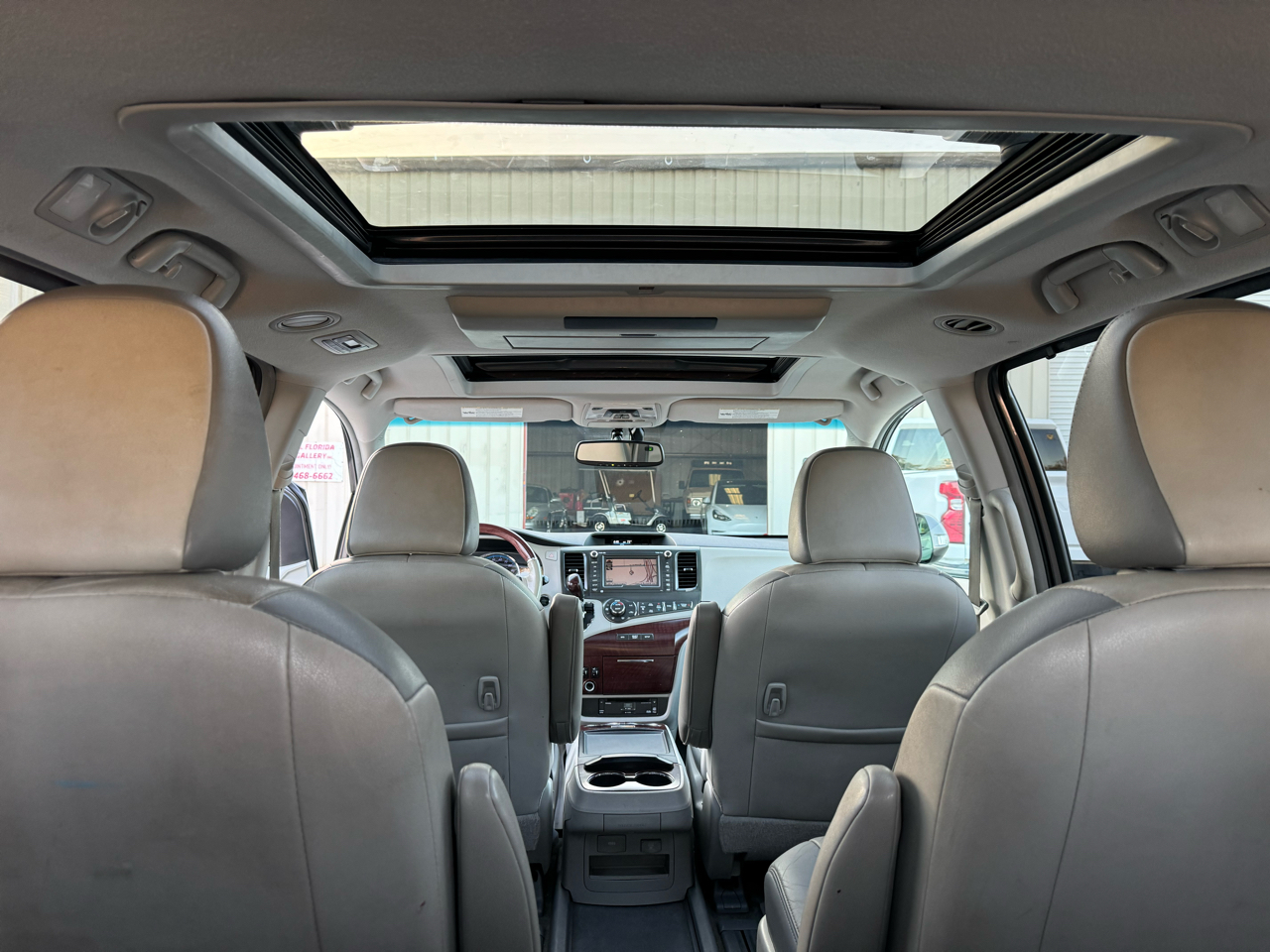 Toyota Sienna XLE FWD 8-Passenger V6 2014