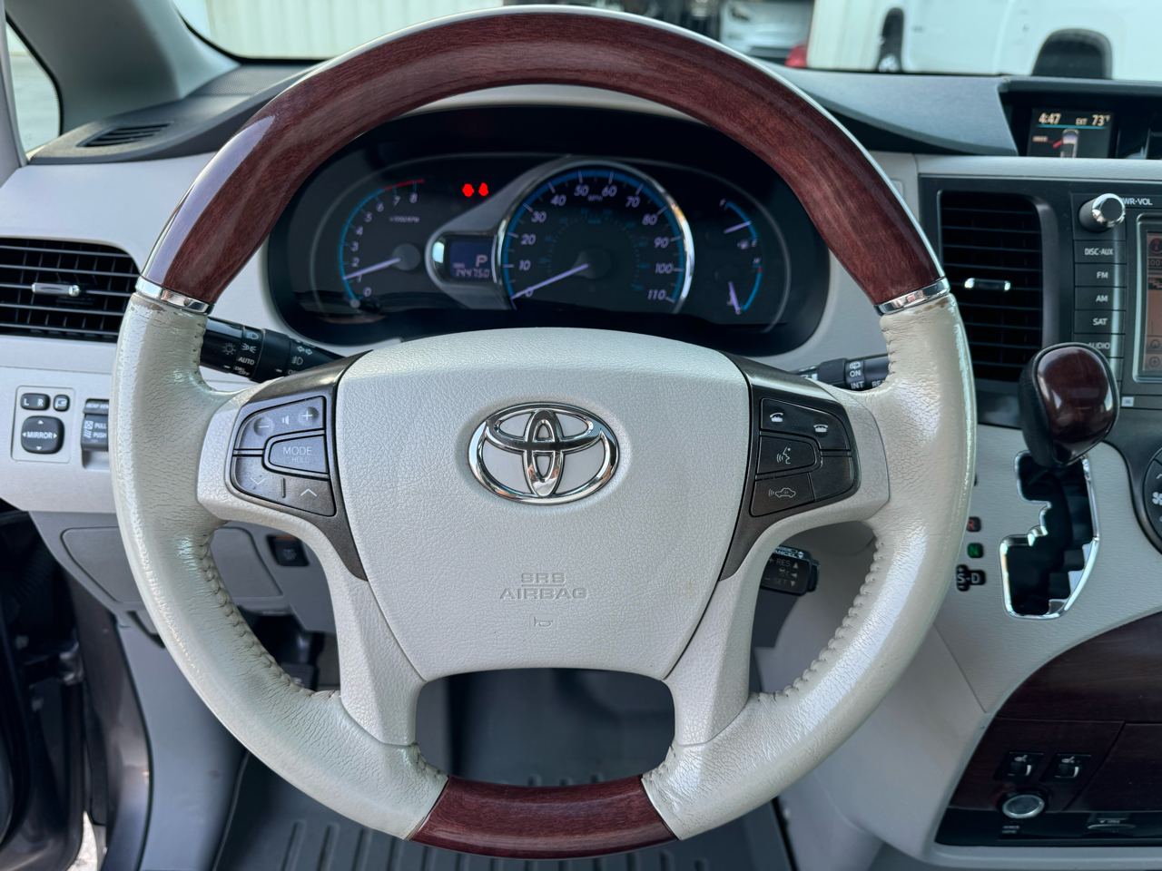 Toyota Sienna XLE FWD 8-Passenger V6 2014