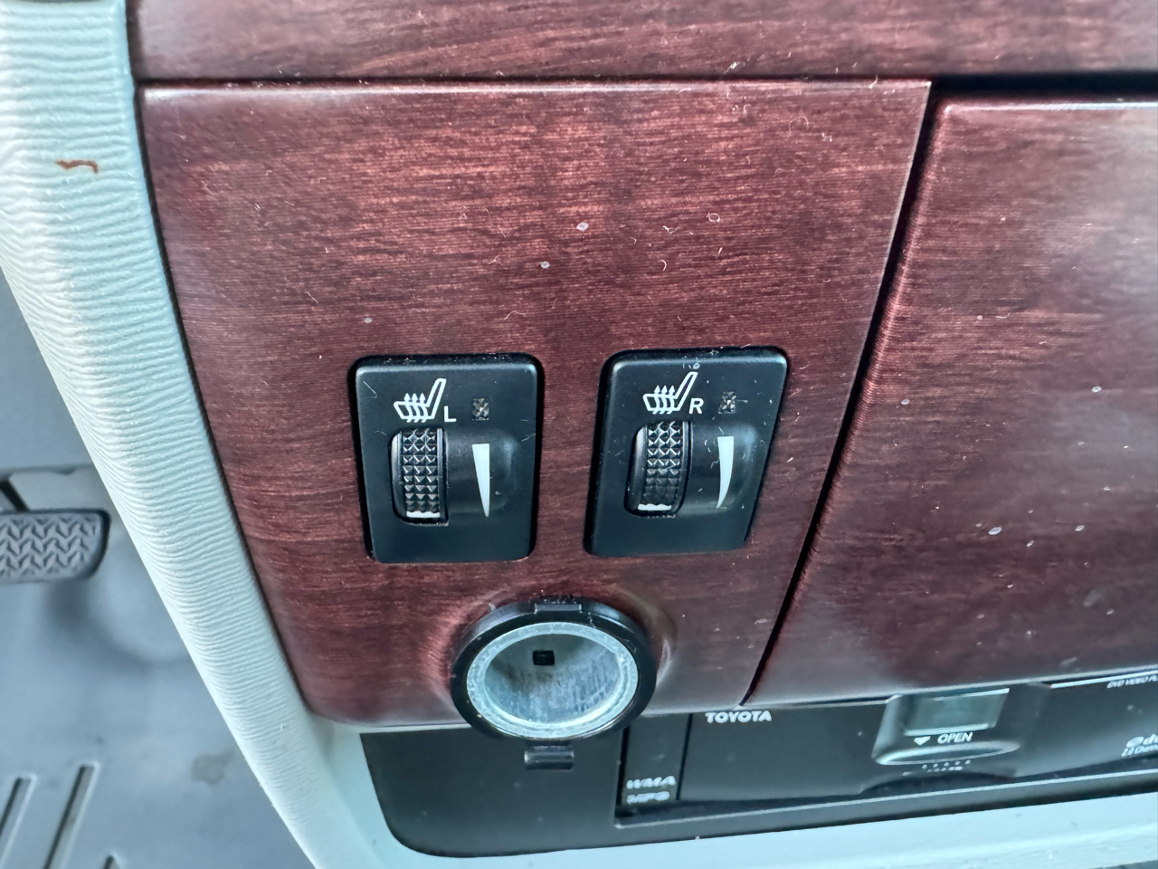 Toyota Sienna XLE FWD 8-Passenger V6 2014