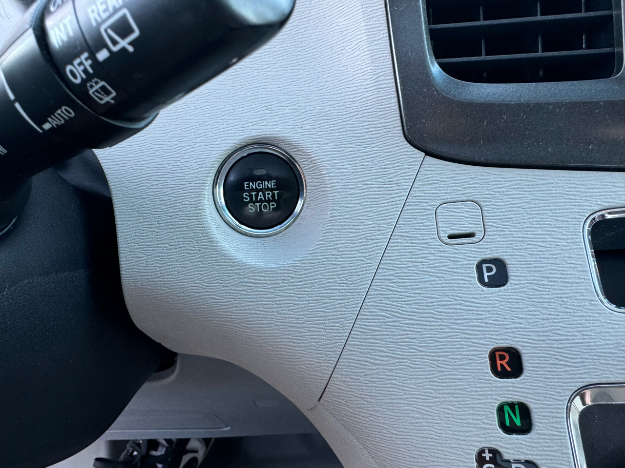 Toyota Sienna XLE FWD 8-Passenger V6 2014