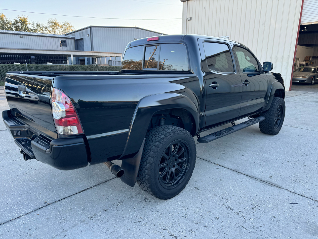 Toyota Tacoma 4WD Double Cab V6 AT TRD Sport (Natl) 2010
