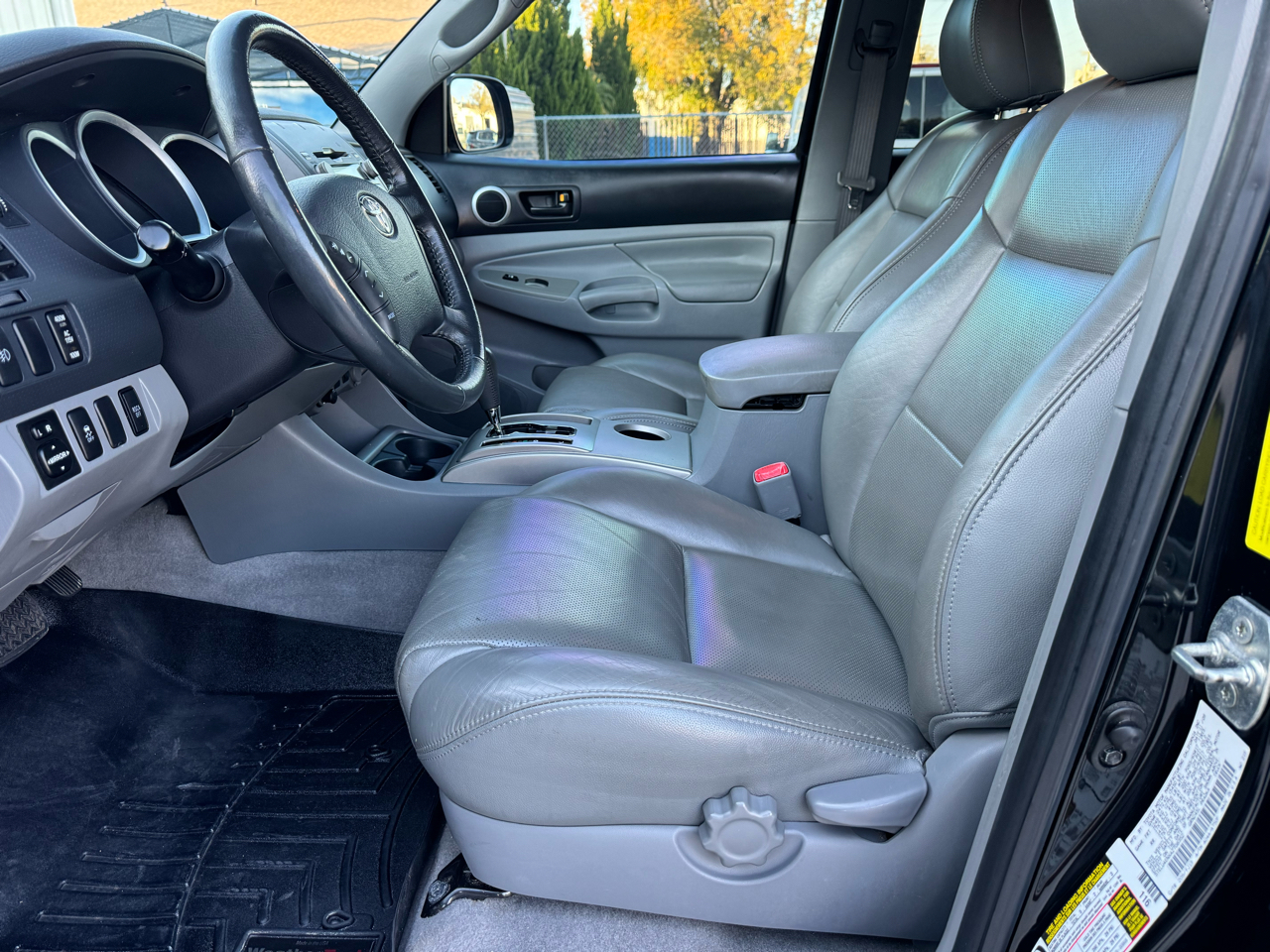 Toyota Tacoma 4WD Double Cab V6 AT TRD Sport (Natl) 2010