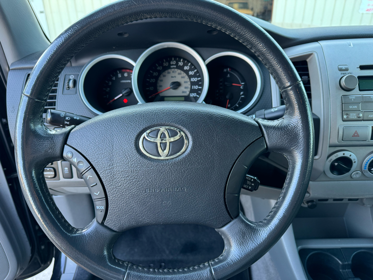 Toyota Tacoma 4WD Double Cab V6 AT TRD Sport (Natl) 2010