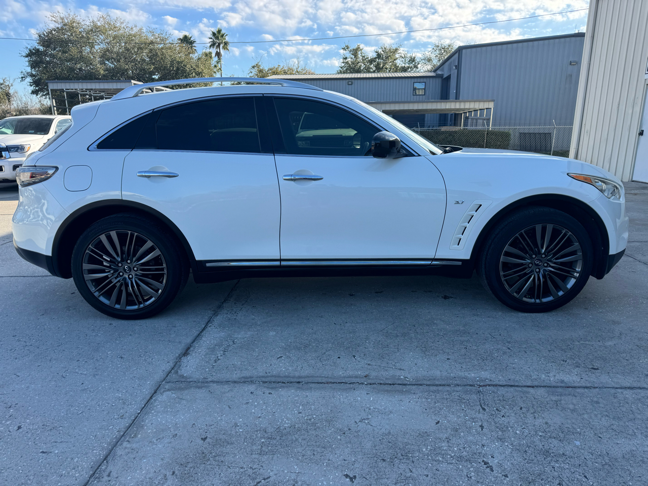 Infiniti QX70  2017