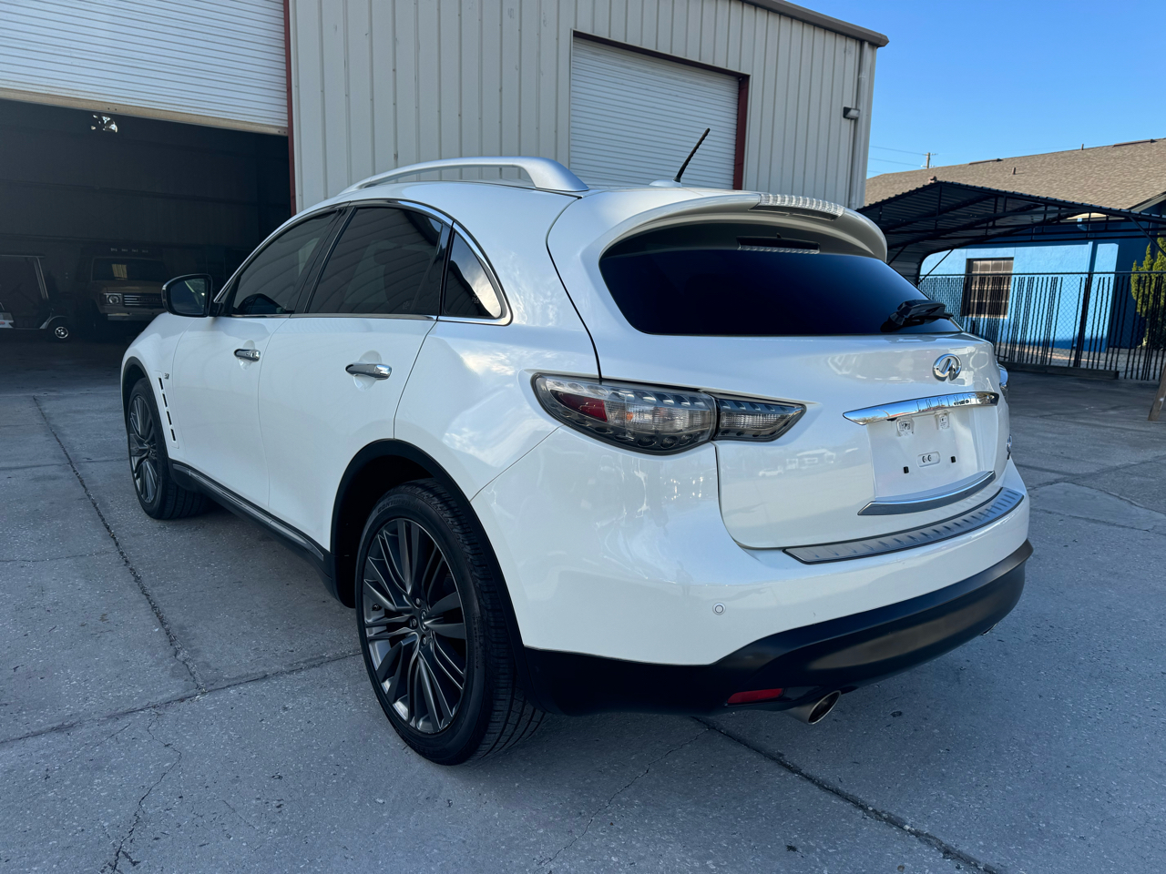 Infiniti QX70  2017