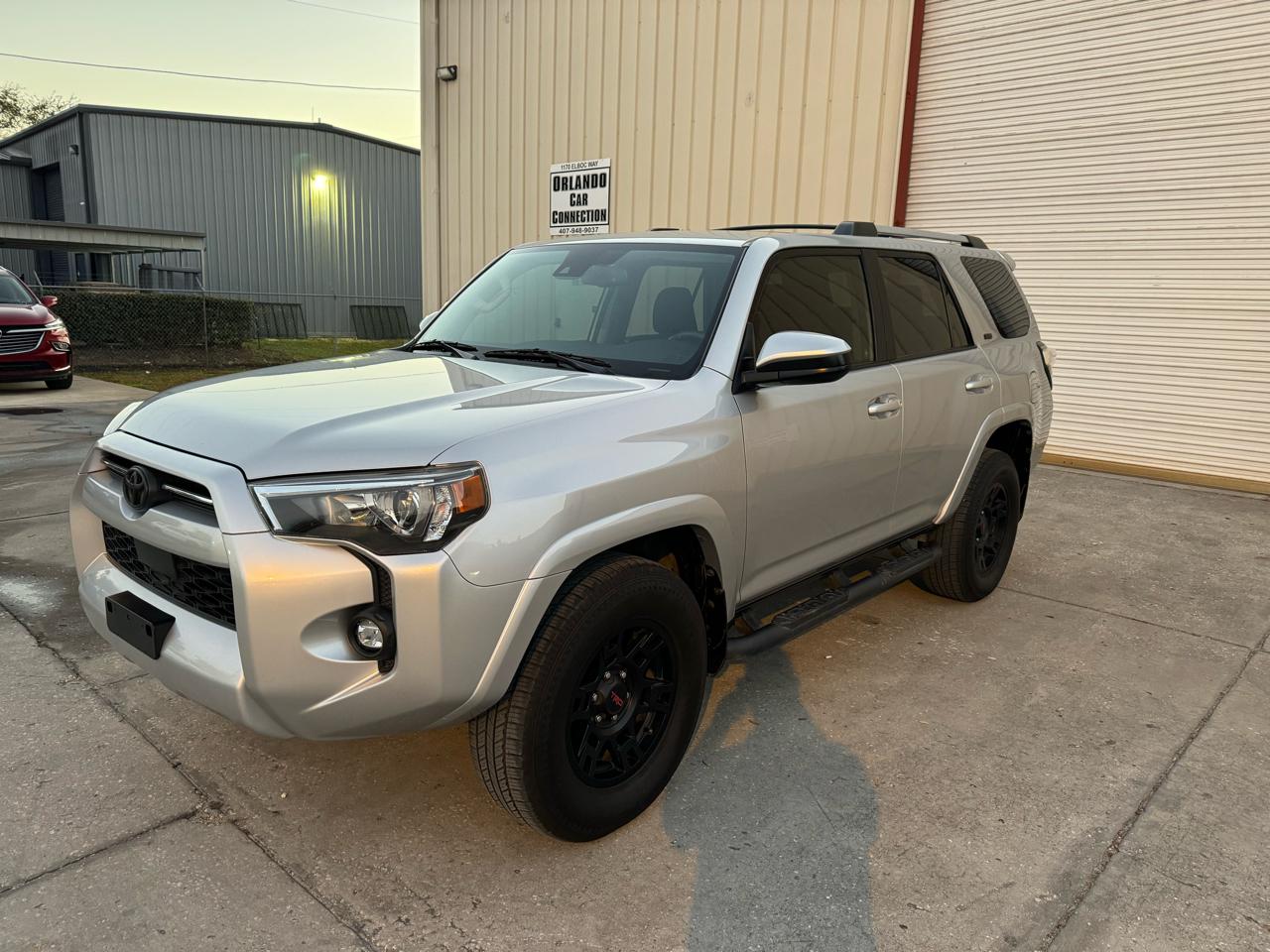 Toyota 4Runner SR5 4WD 2023