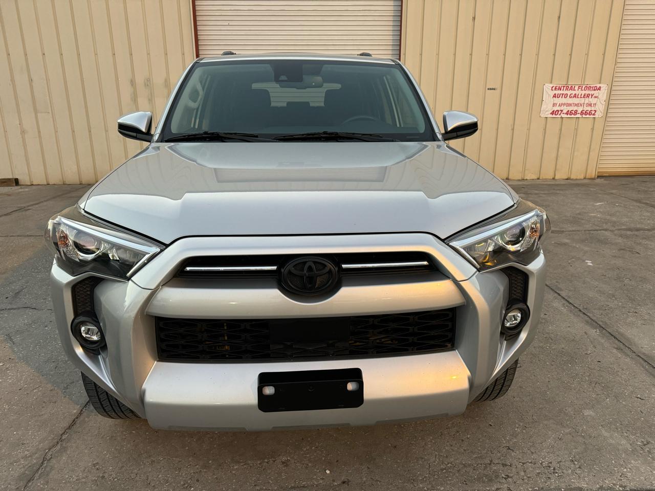 Toyota 4Runner SR5 4WD 2023