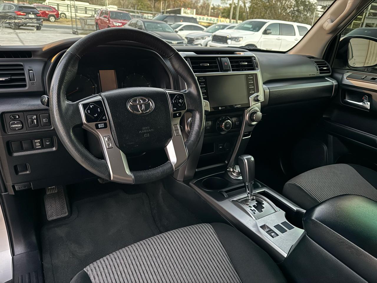 Toyota 4Runner SR5 4WD 2023