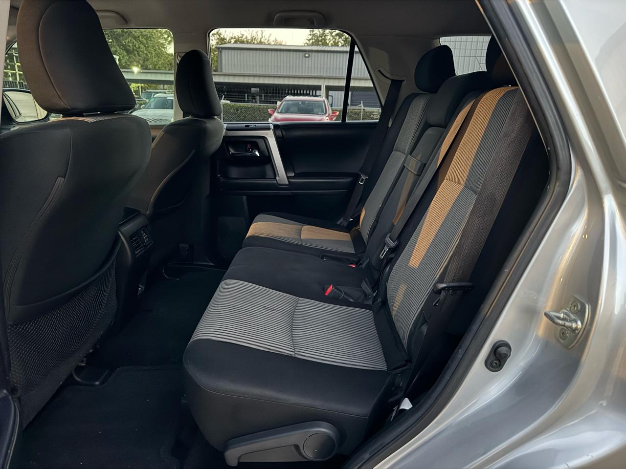 Toyota 4Runner SR5 4WD 2023