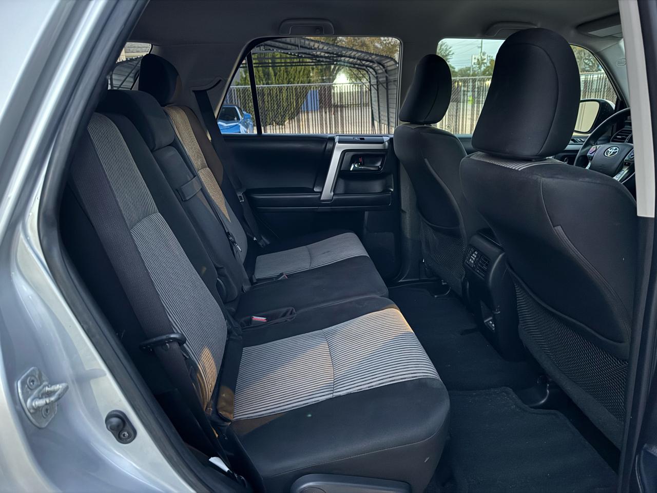 Toyota 4Runner SR5 4WD 2023