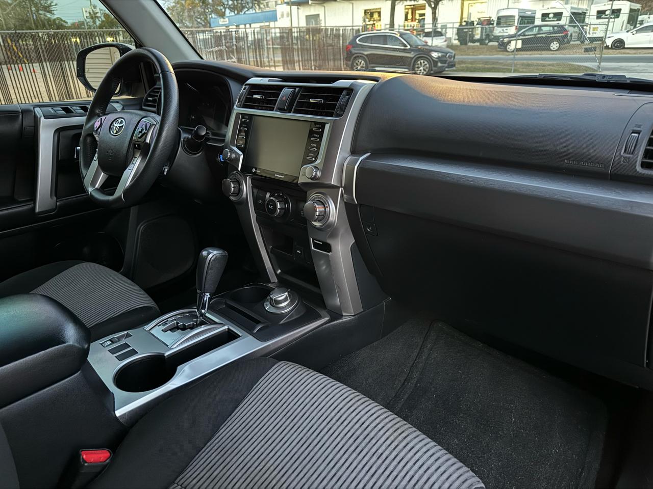 Toyota 4Runner SR5 4WD 2023