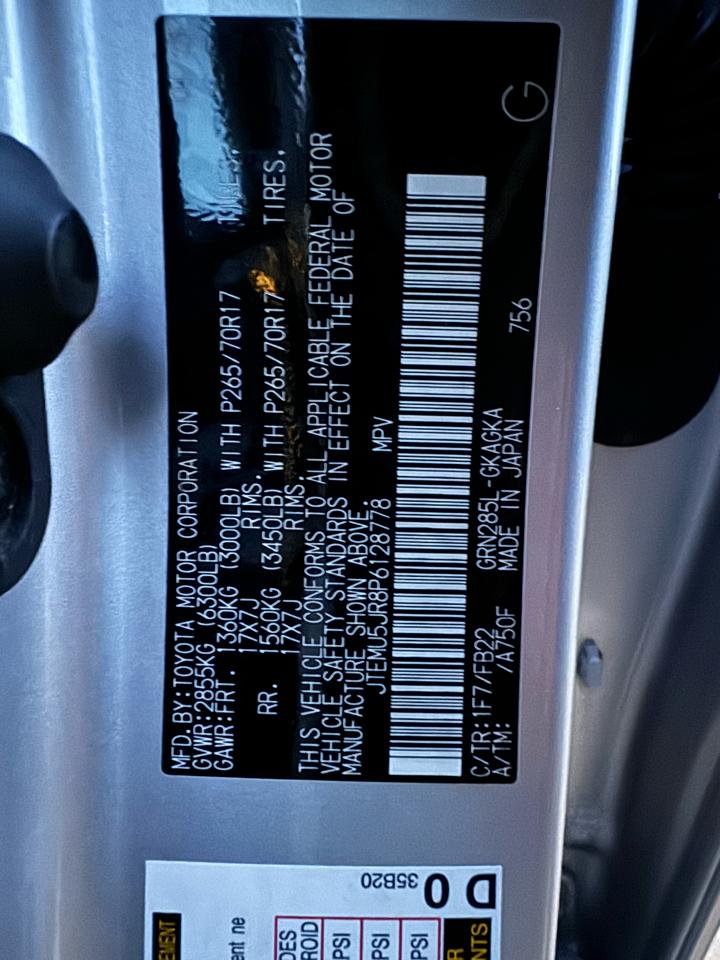 Toyota 4Runner SR5 4WD 2023