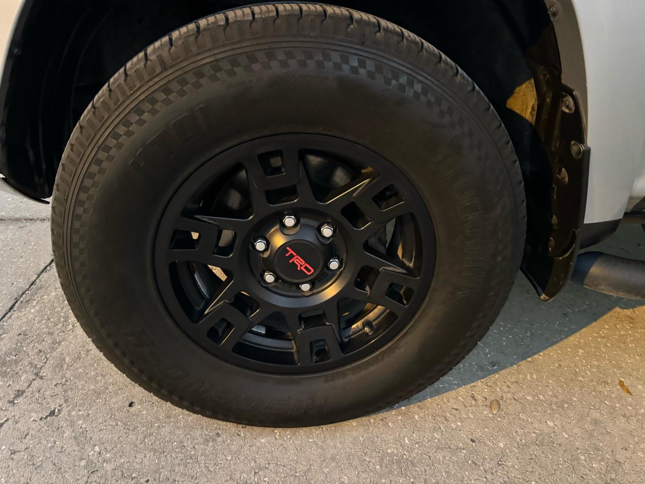 Toyota 4Runner SR5 4WD 2023