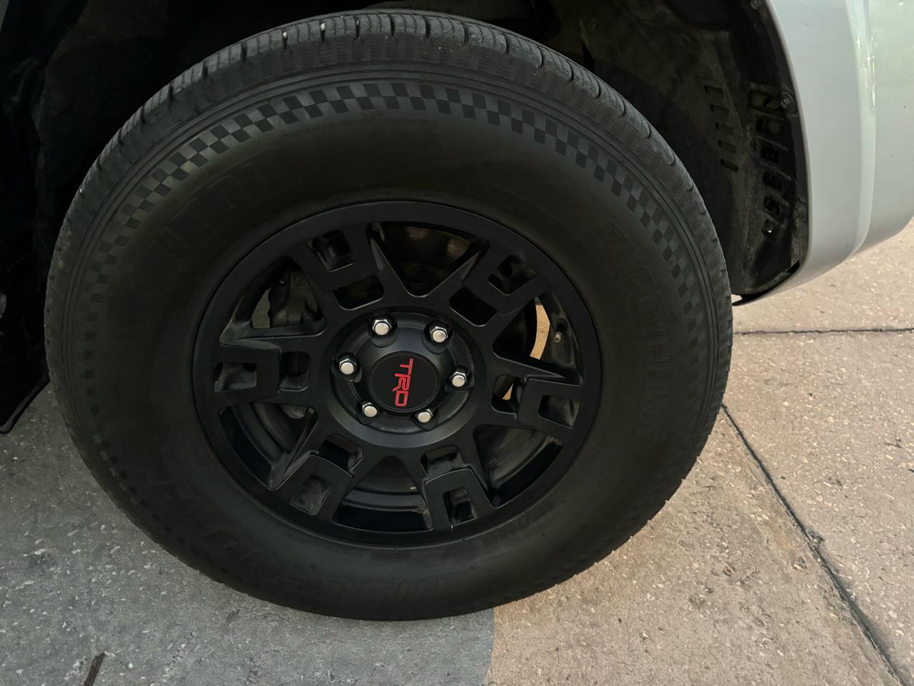 Toyota 4Runner SR5 4WD 2023