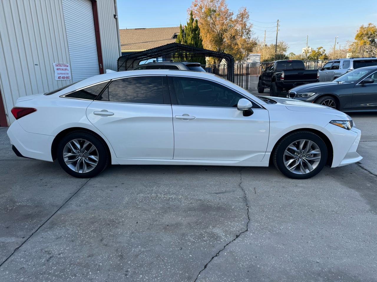 Toyota Avalon XLE 2019