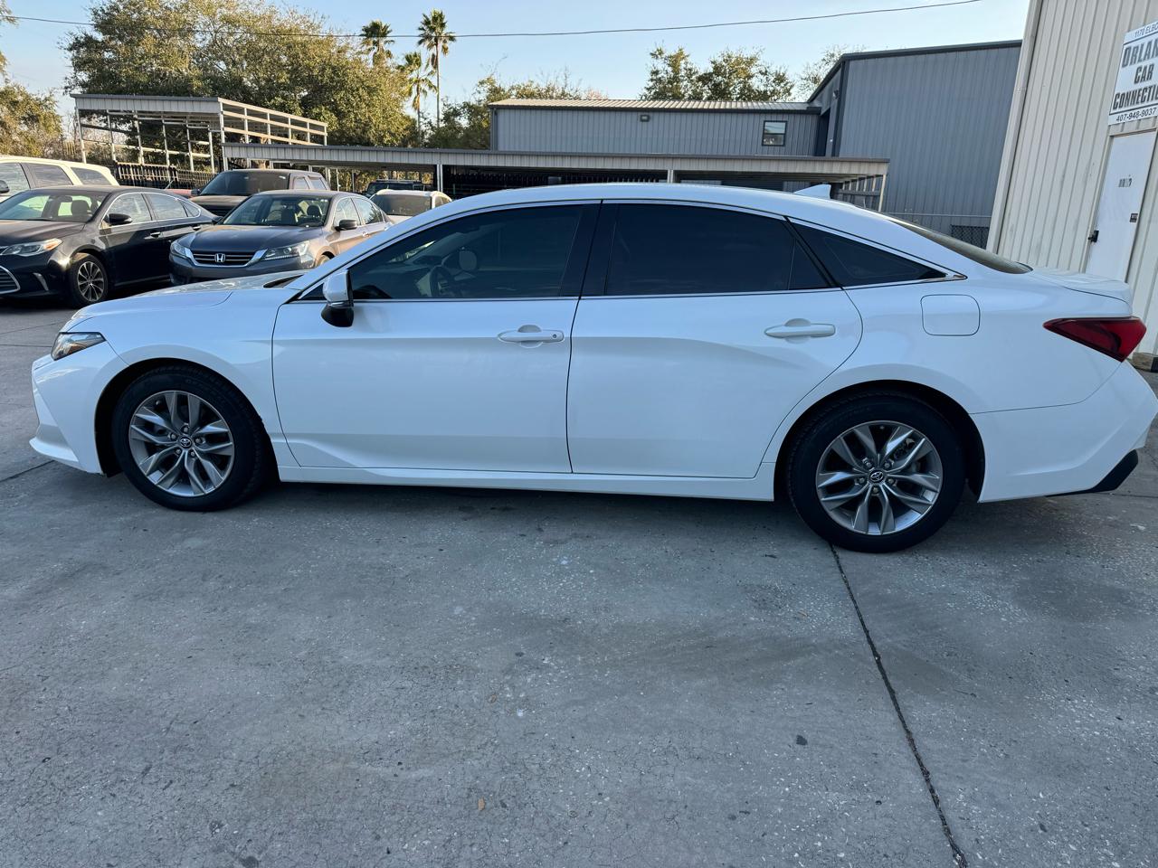 Toyota Avalon XLE 2019