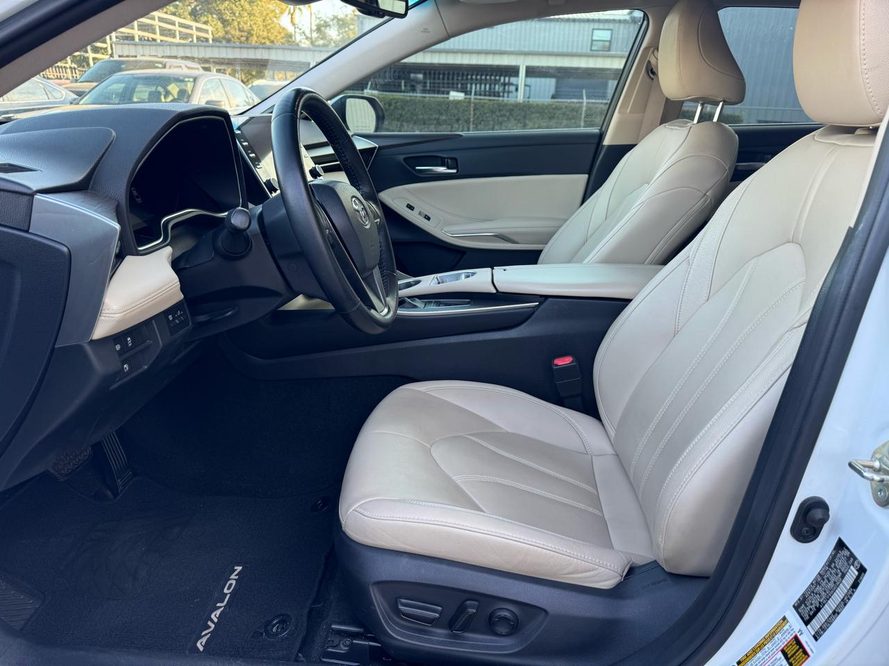 Toyota Avalon XLE 2019