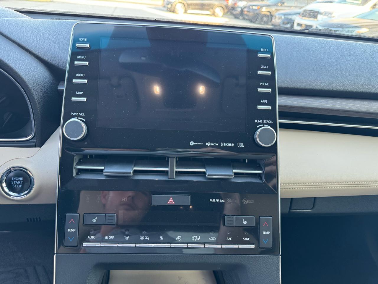 Toyota Avalon XLE 2019