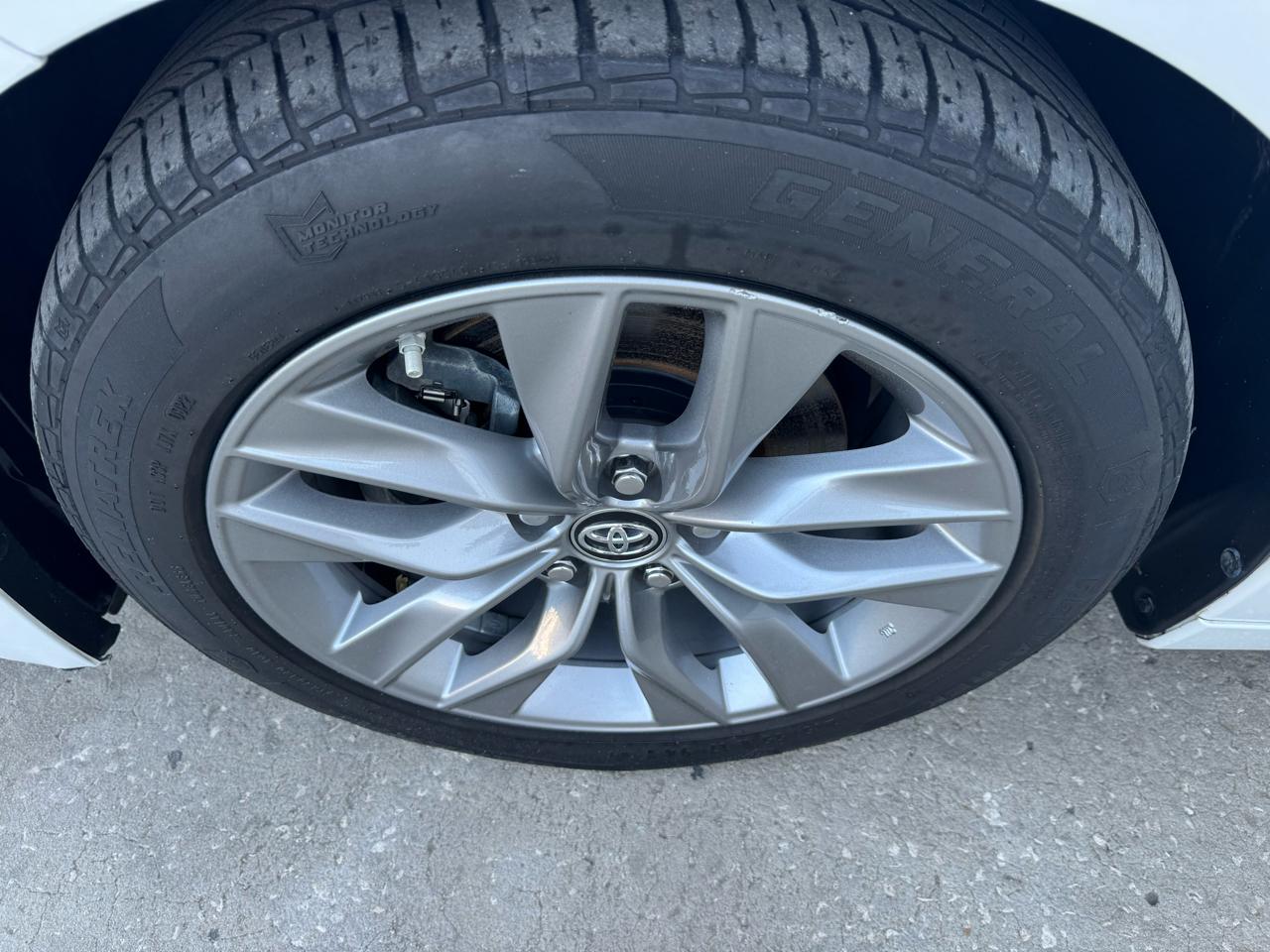 Toyota Avalon XLE 2019