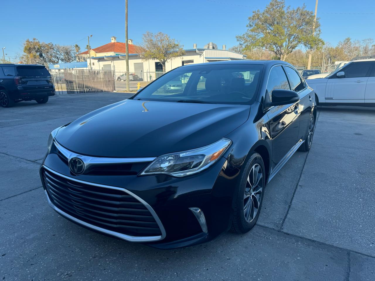 Toyota Avalon XLE 2018