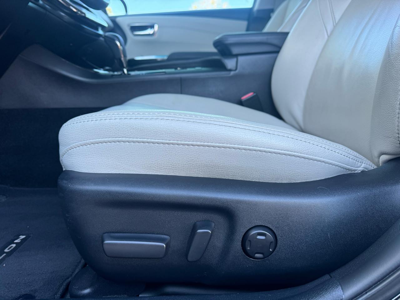 Toyota Avalon XLE 2018