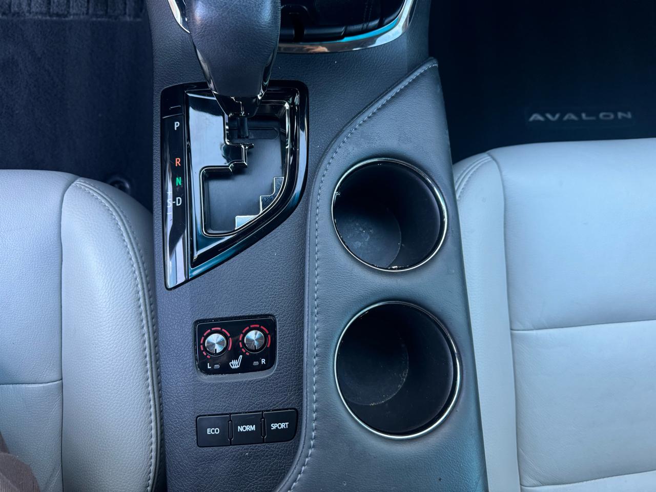 Toyota Avalon XLE 2018