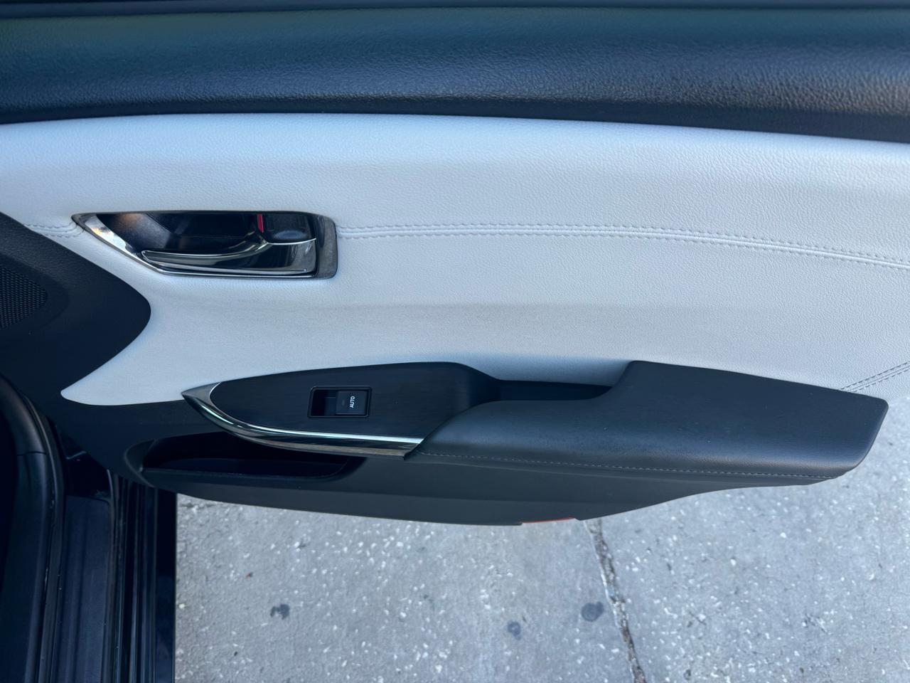 Toyota Avalon XLE 2018