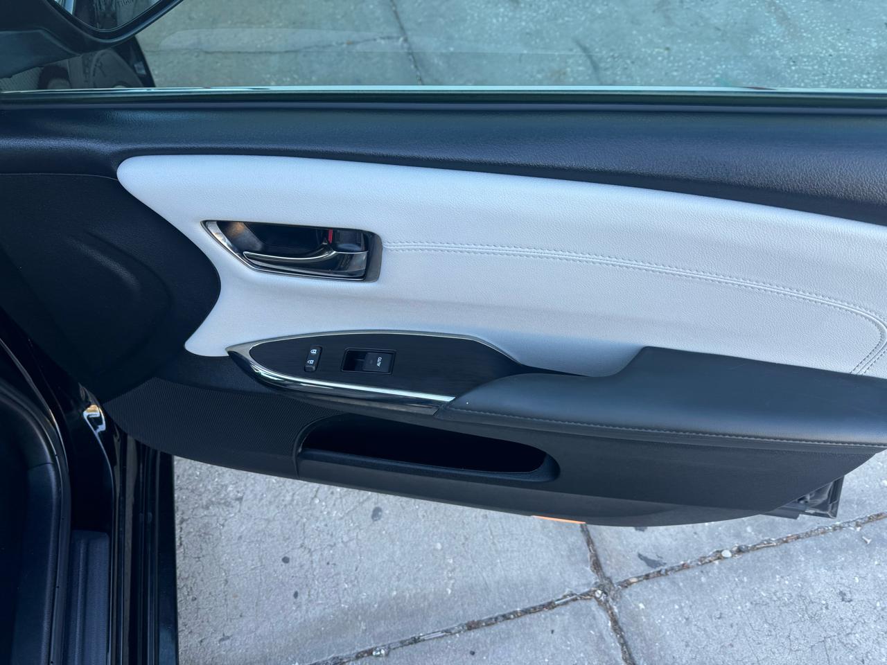 Toyota Avalon XLE 2018