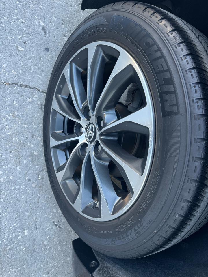 Toyota Avalon XLE 2018