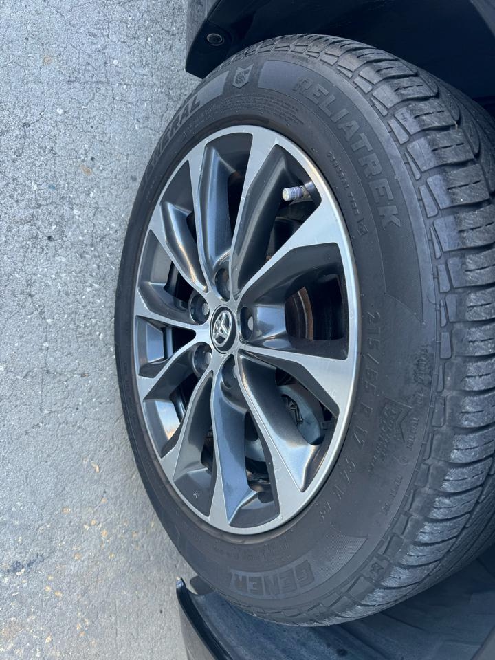 Toyota Avalon XLE 2018