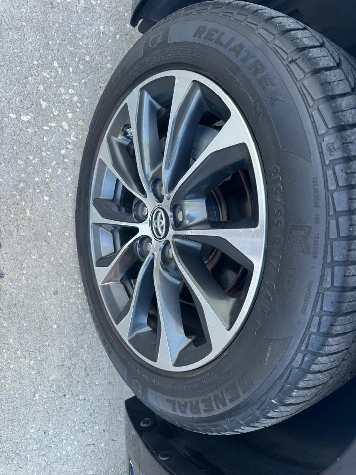 Toyota Avalon XLE 2018