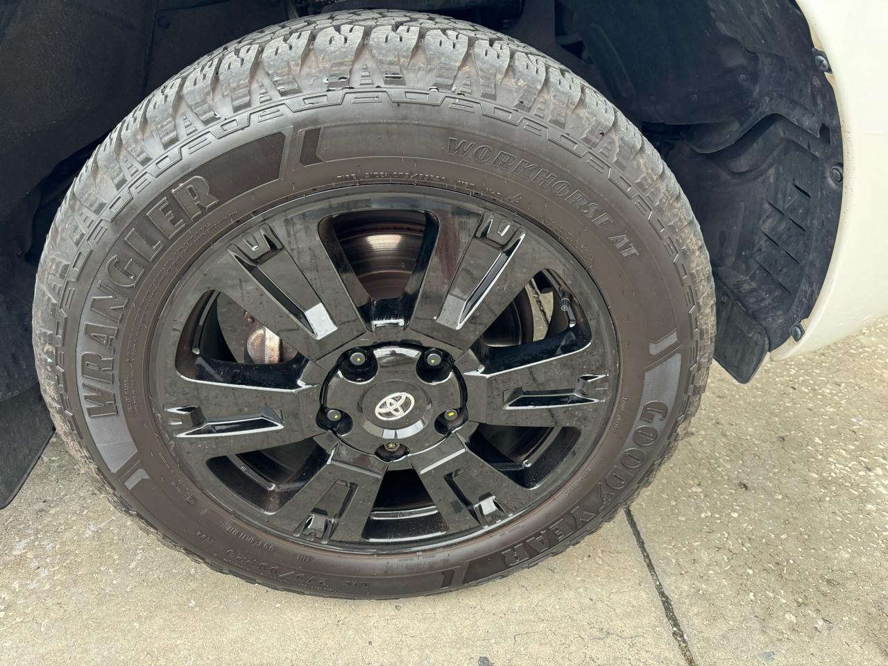 Toyota Sequoia TRD Sport 4WD 2021