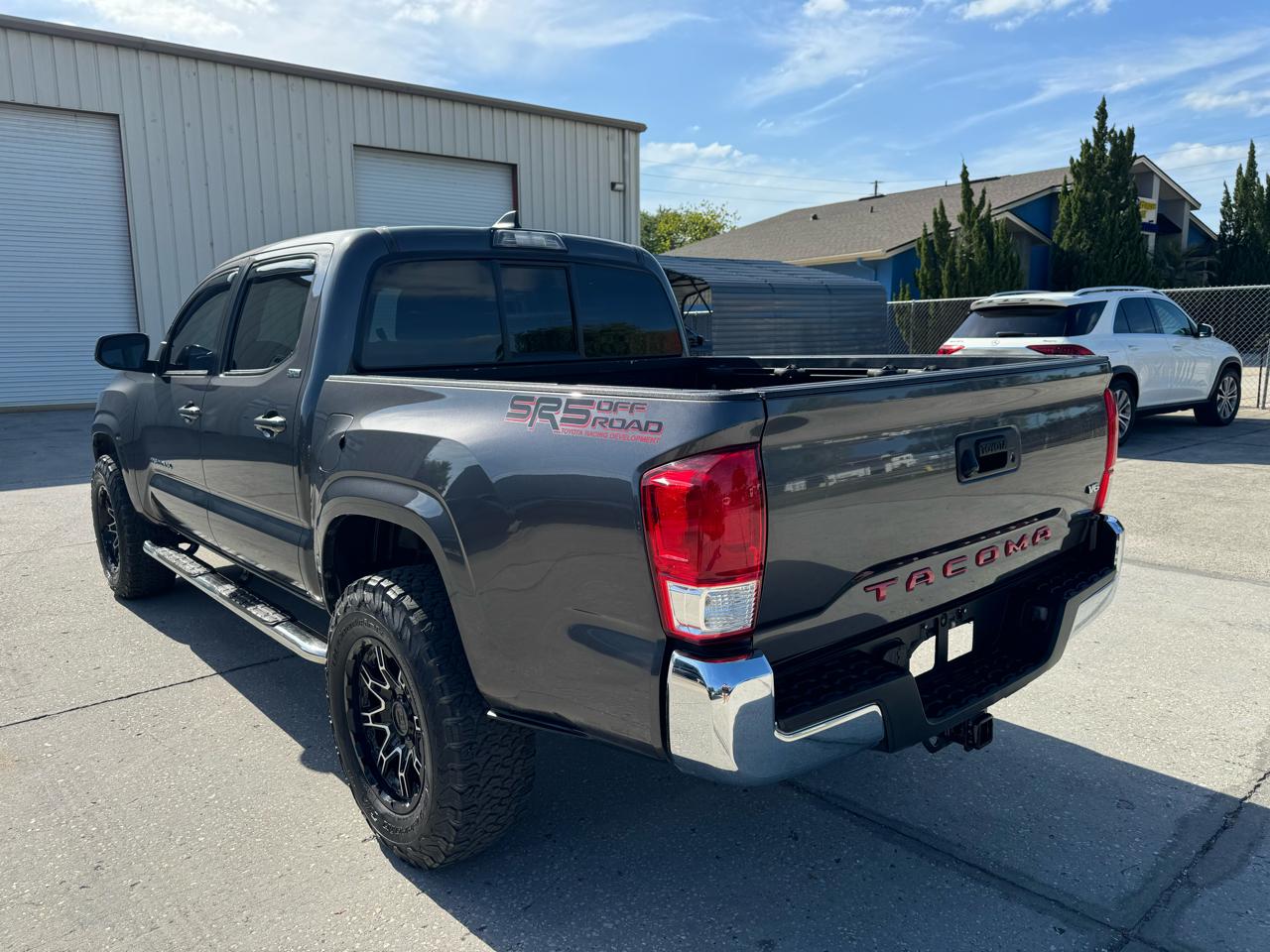 Toyota Tacoma 2WD Double Cab V6 AT SR5 (Natl) 2016