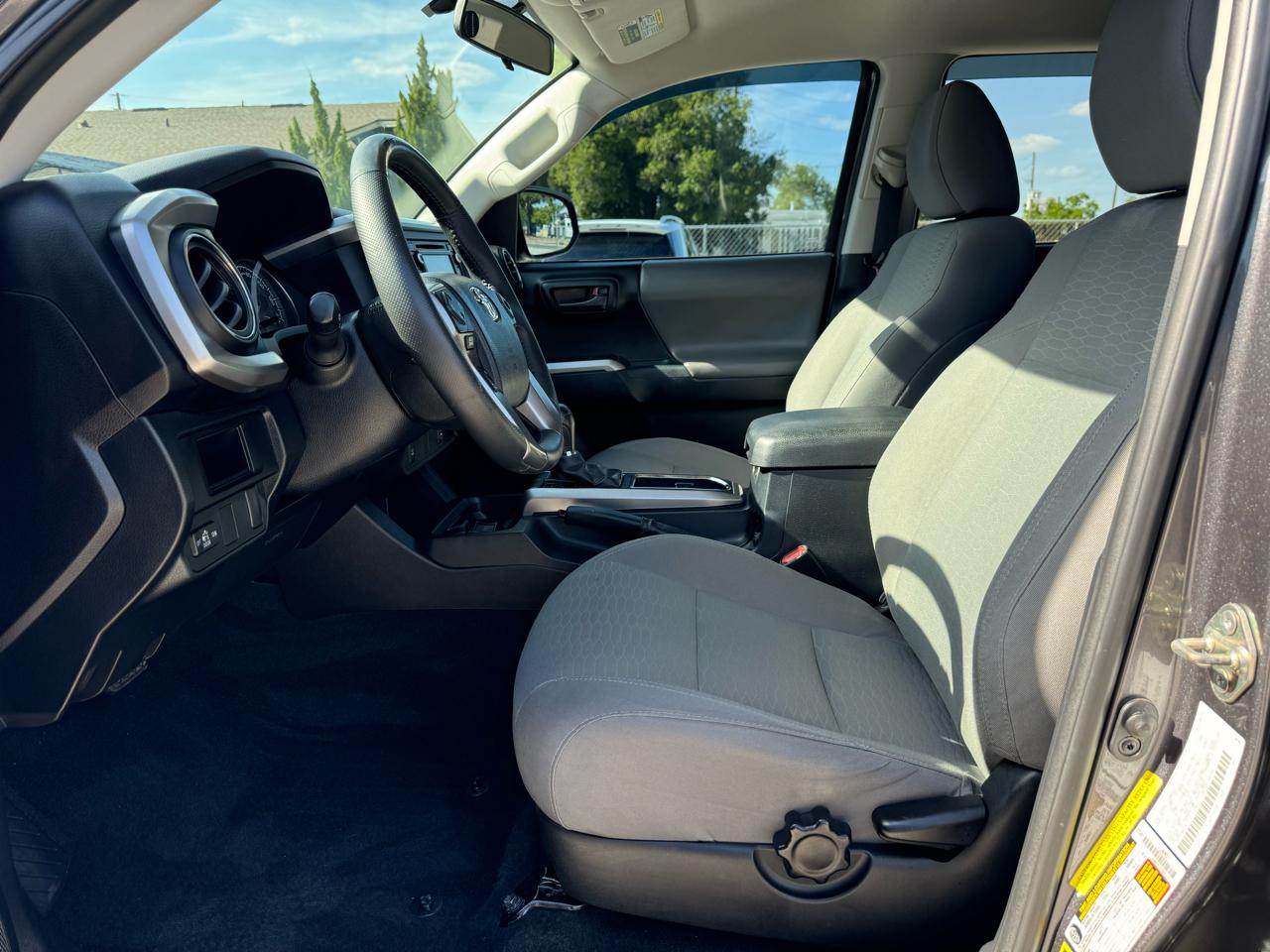 Toyota Tacoma 2WD Double Cab V6 AT SR5 (Natl) 2016