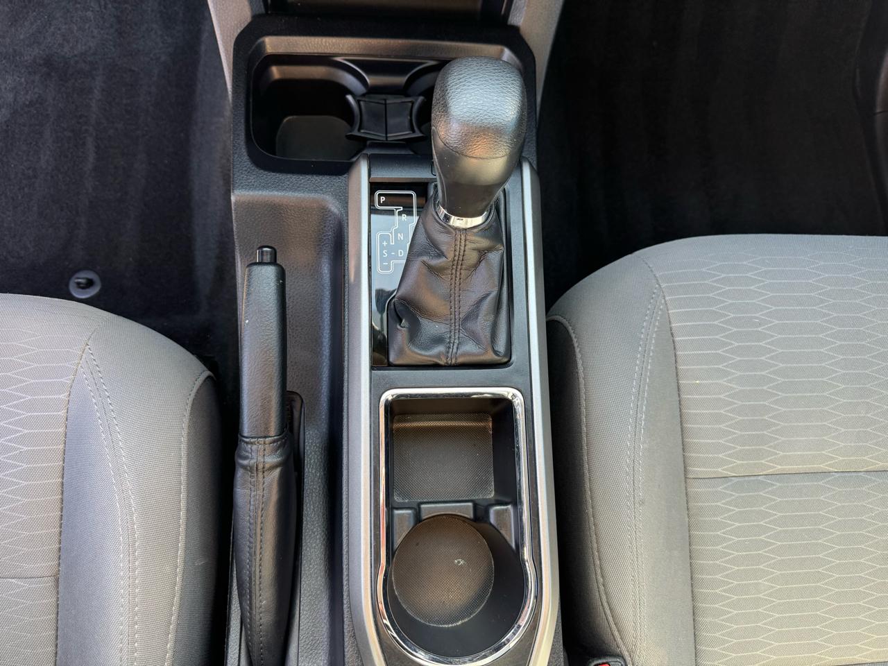 Toyota Tacoma 2WD Double Cab V6 AT SR5 (Natl) 2016