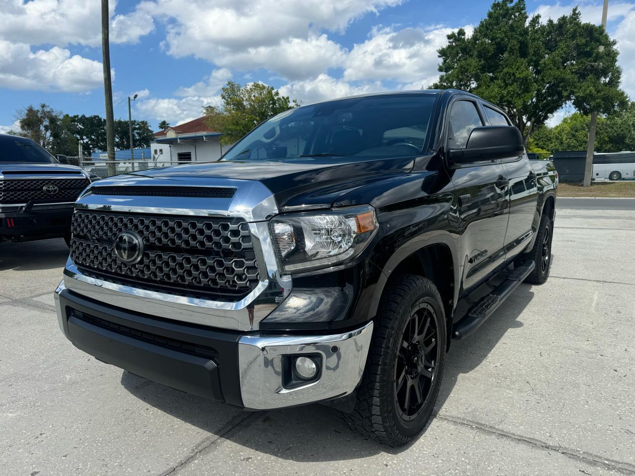 Toyota Tundra SR5 5.7L V8 CrewMax 4WD 2021