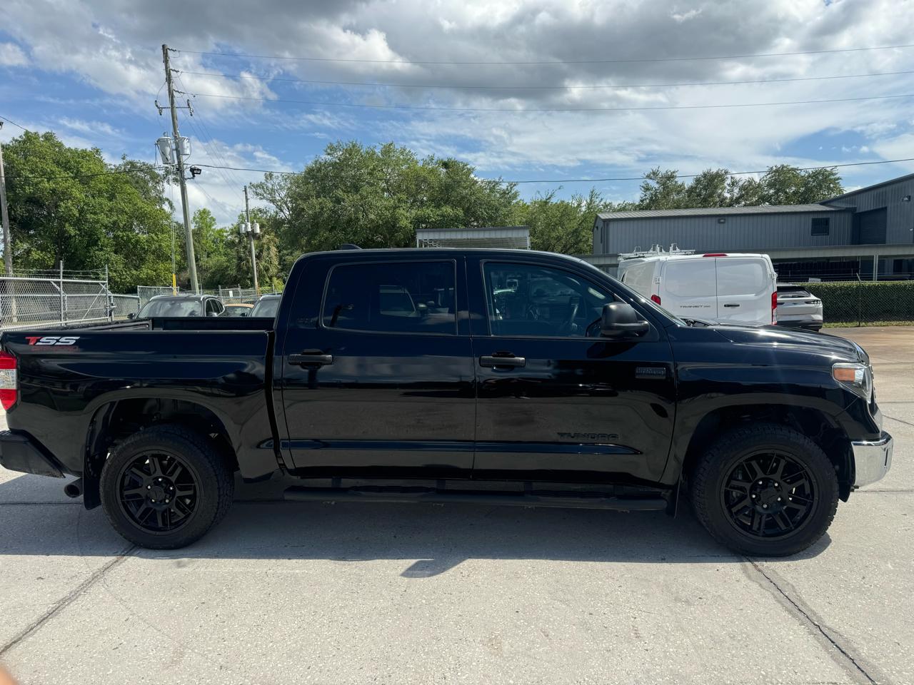 Toyota Tundra SR5 5.7L V8 CrewMax 4WD 2021