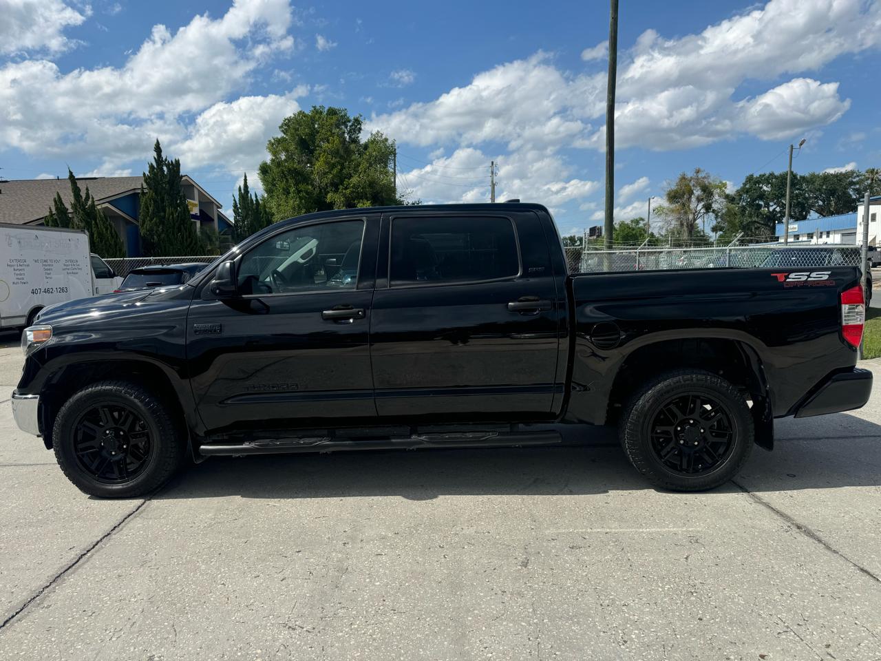 Toyota Tundra SR5 5.7L V8 CrewMax 4WD 2021