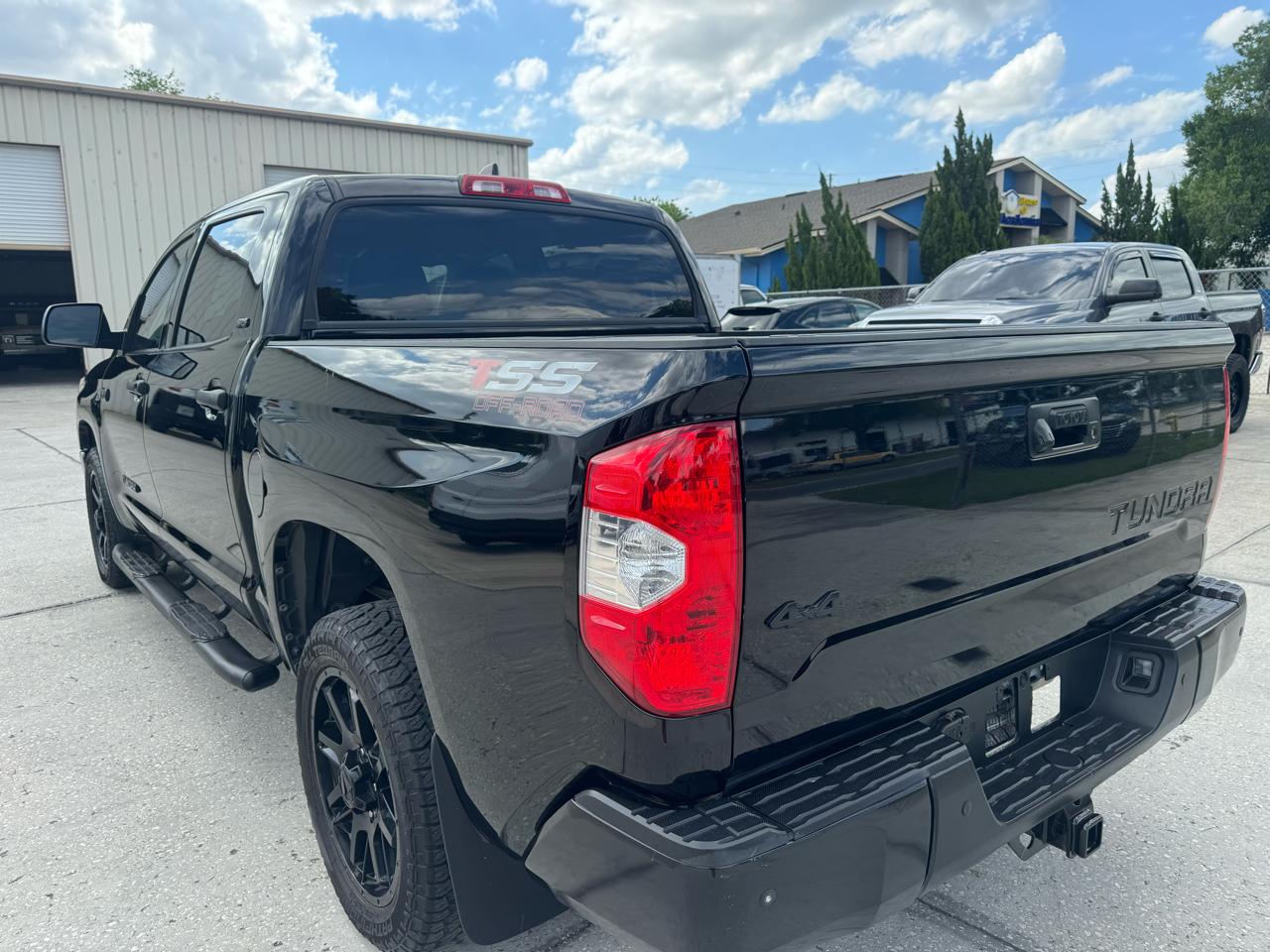 Toyota Tundra SR5 5.7L V8 CrewMax 4WD 2021