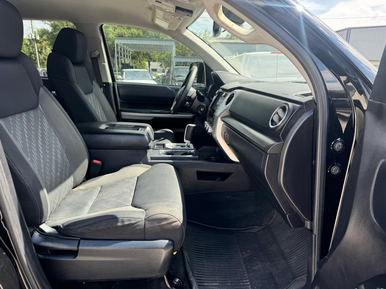 Toyota Tundra SR5 5.7L V8 CrewMax 4WD 2021