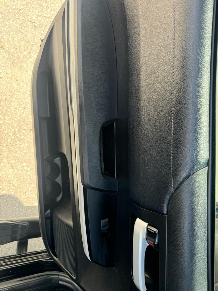 Toyota Tundra SR5 5.7L V8 CrewMax 4WD 2021