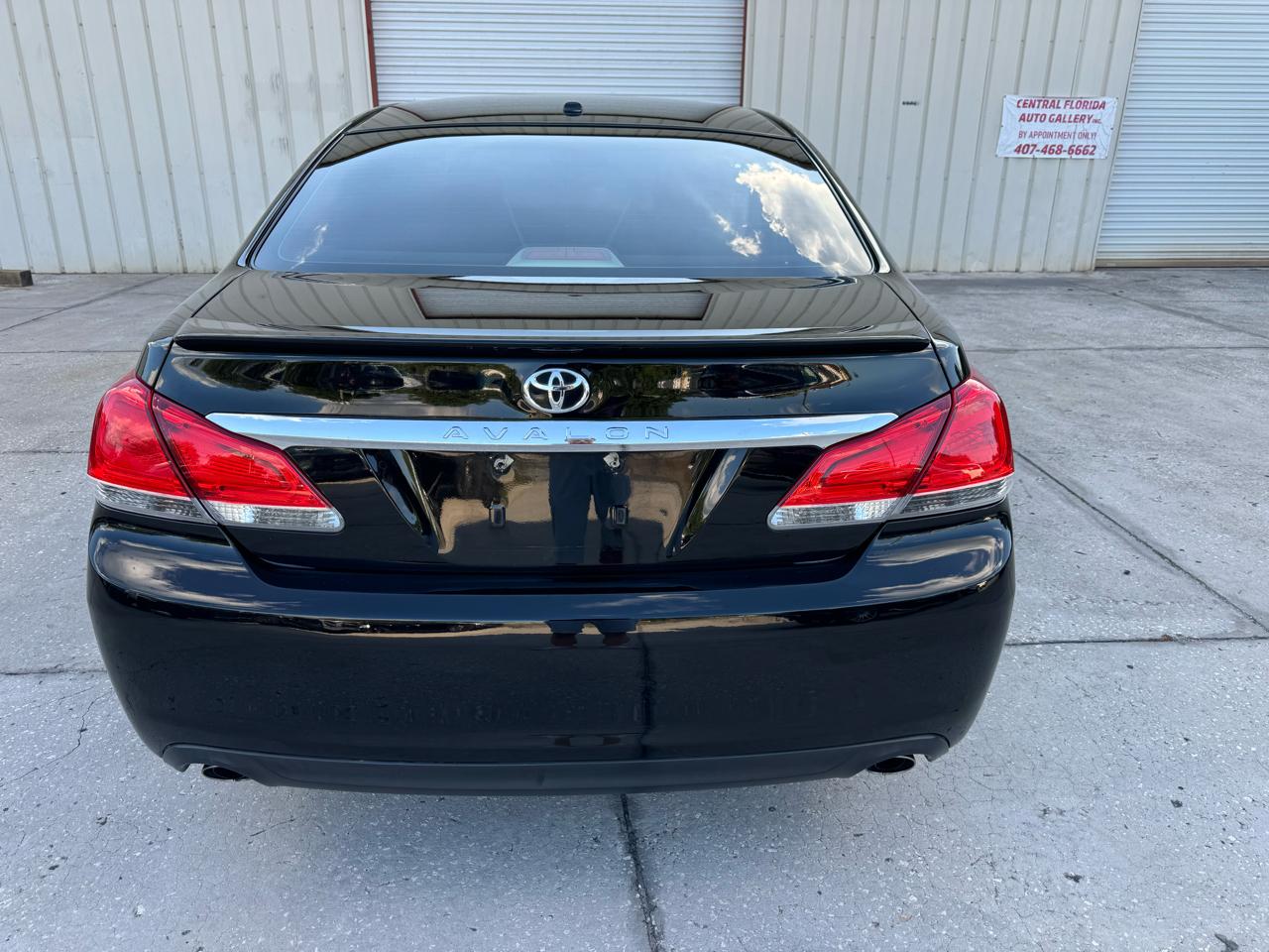 Toyota Avalon Limited 2011
