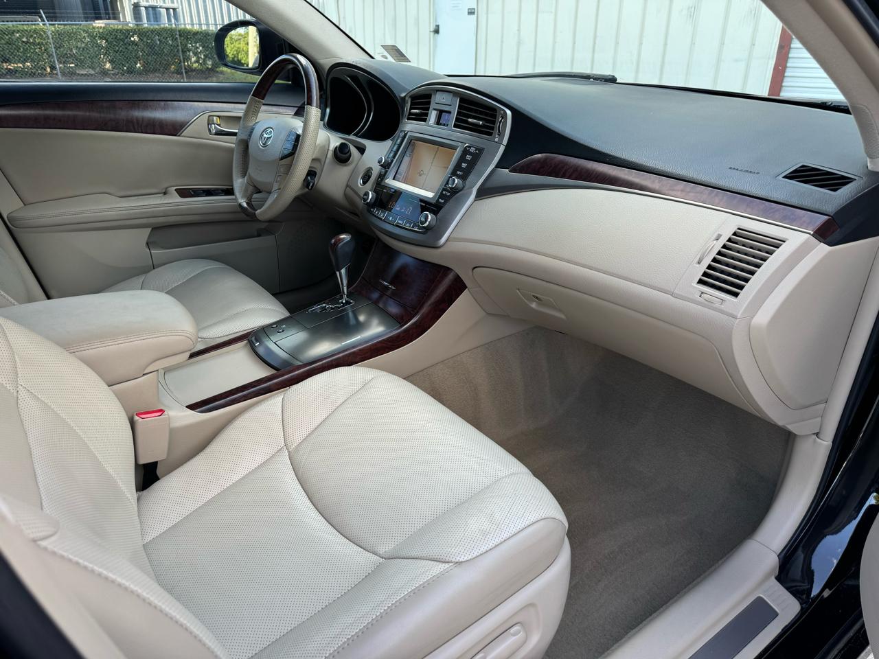 Toyota Avalon Limited 2011